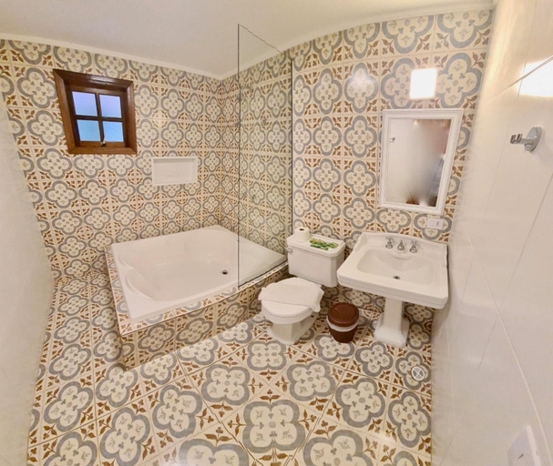 Bathroom 4, Pousada Casa Mantiqueira - Proxima ao Capivari e opcoes de Hidromassagem, Campo Limpo Paulista