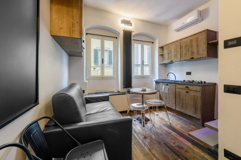 Others 4, Loft 42 by Mmega, Florence