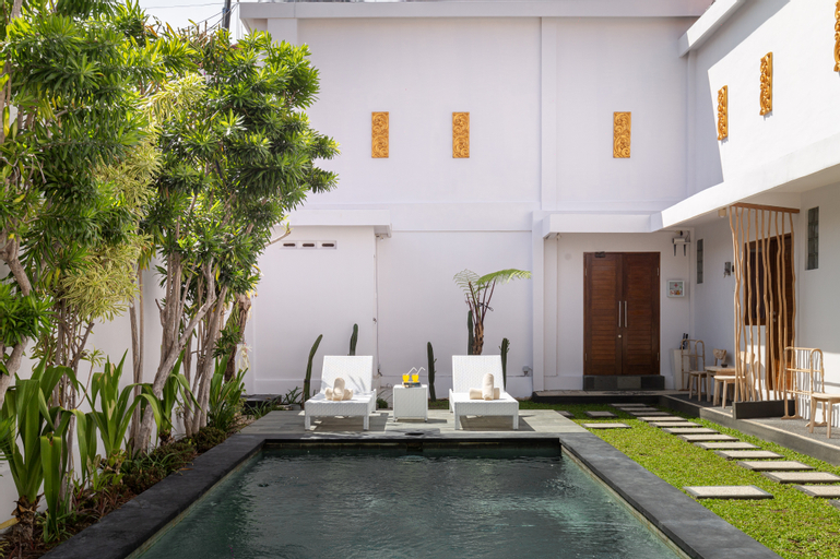 Exterior & Views 22