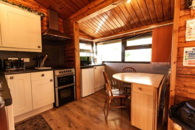 Others 4, Cozy Mountain 2 Bed Log Cabin, Gwynedd