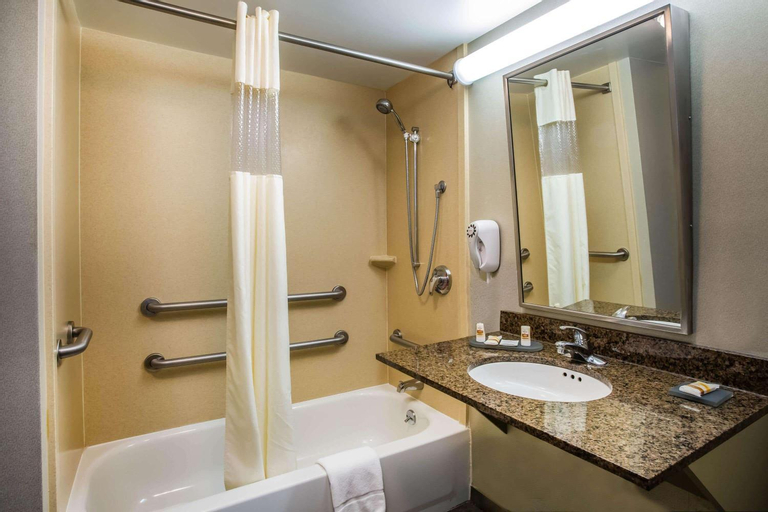 Bathroom 4