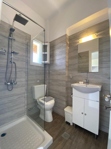 Bathroom 3, Anemona Studios, Ionian Islands