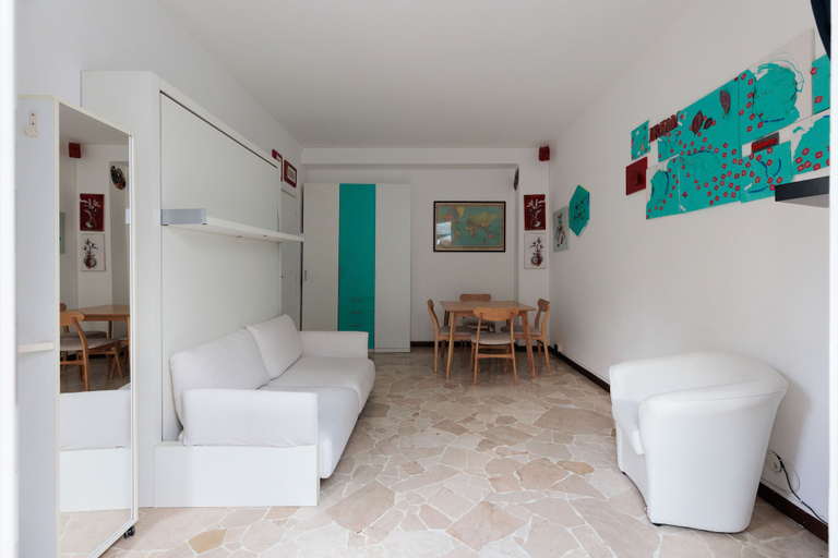 Others 5, Alessia's Flat - Breno 1, Milano