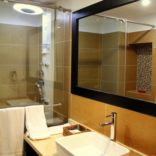 Bathroom 5, Aqua Granada Hotel, Santiago de Cali