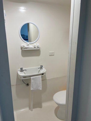 Bathroom 12