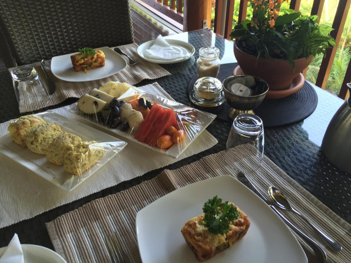 Food & Drinks 4, Daintree Manor B&B, Douglas