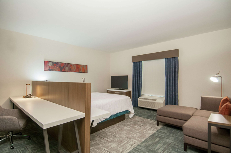 Bedroom 3, Hilton Garden Inn Jackson/Clinton, Hinds