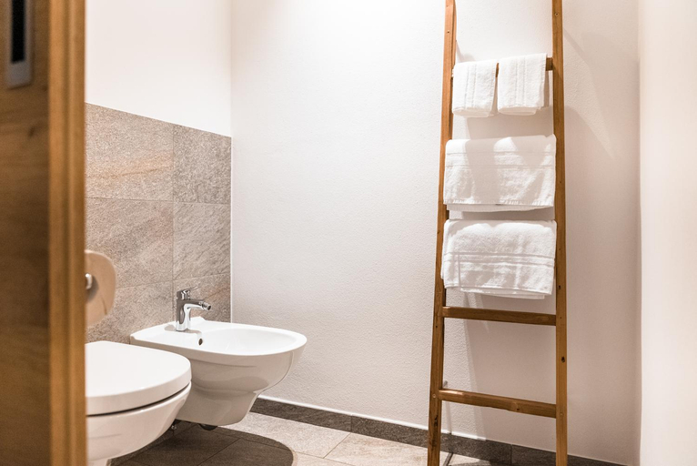 Bathroom 4, JOAS guesthouse, Bolzano