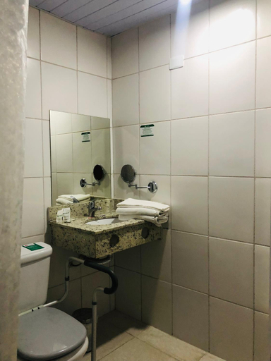 Bathroom 4, Hotel Golden Park Sorocaba & Convencoes by Nacional Inn, Sorocaba