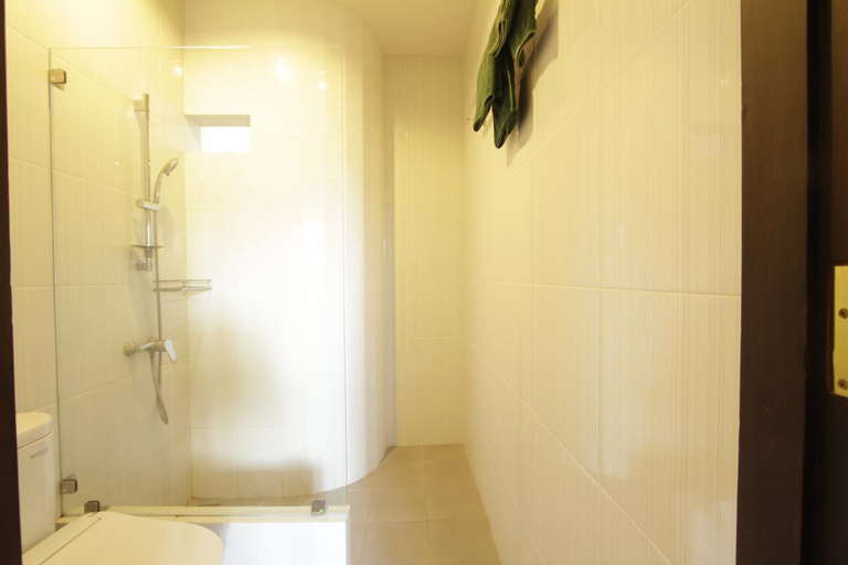 Bathroom 9