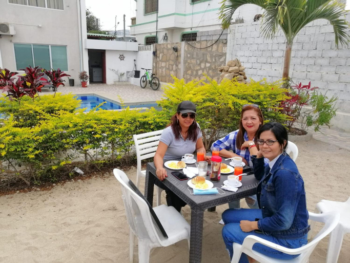 Others 4, Fogata Hostel, Salinas