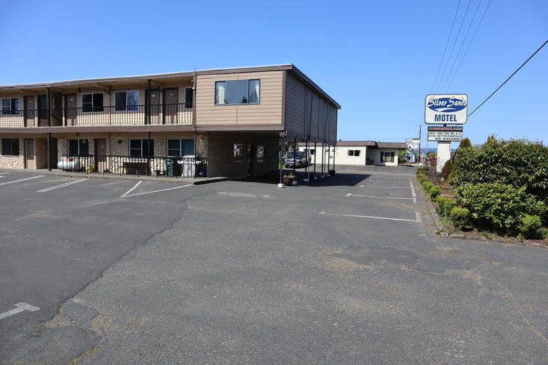 Others 4, Silver Sands Motel, Lane