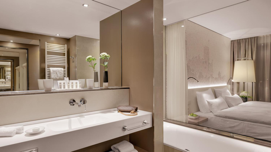 Bathroom 10