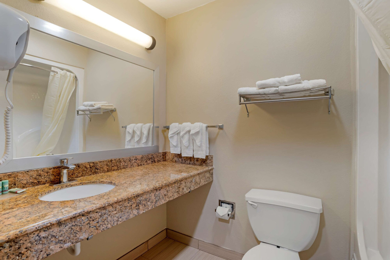 Bathroom 5, Best Western Ville Platte, Evangeline