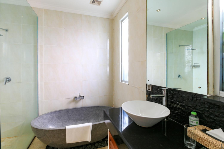 Bathroom 9