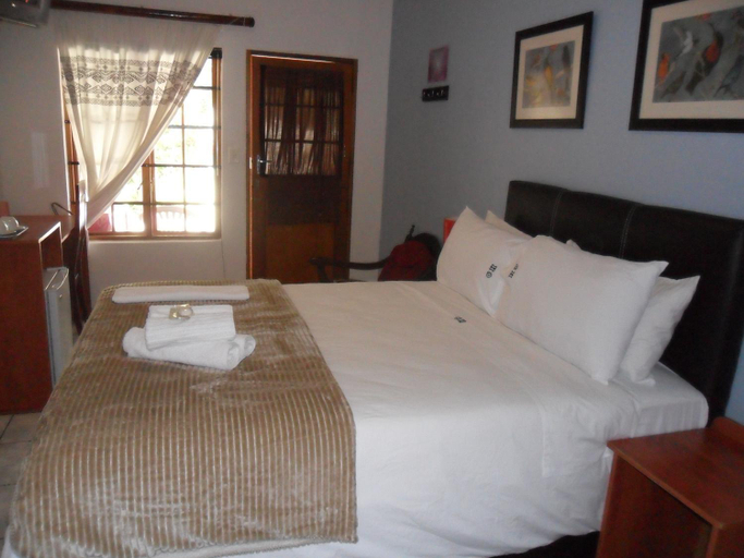 Bedroom 2, Convent Hill Lodge, Uthukela