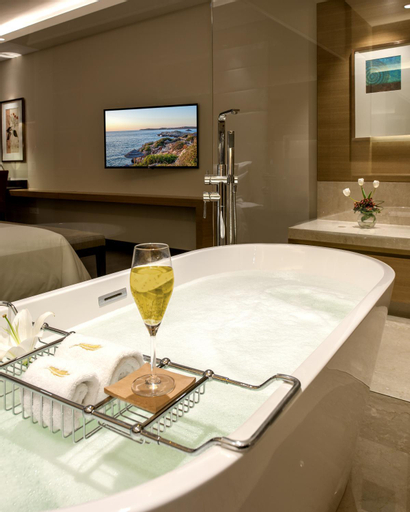 Bathroom 7