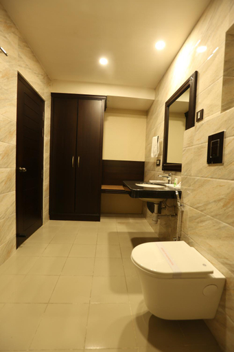 Bathroom 1, Atithi Hotel - Guwahati, Kamrup Metropolitan