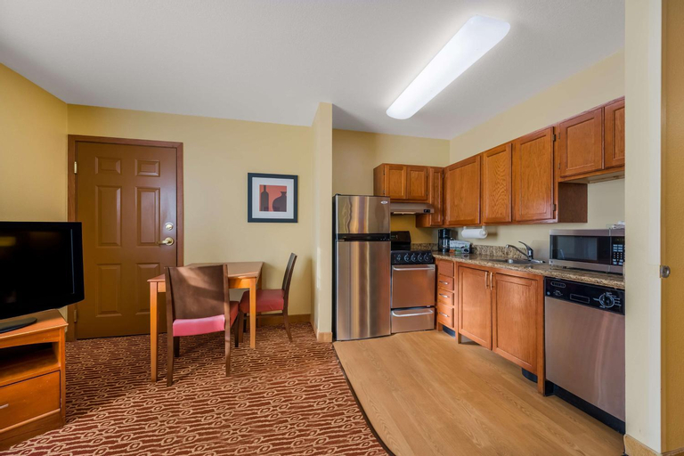 Dining Room 24