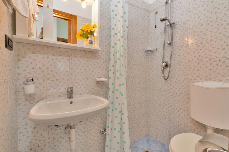 Bathroom 3, Hotel Casa del Sole, Napoli