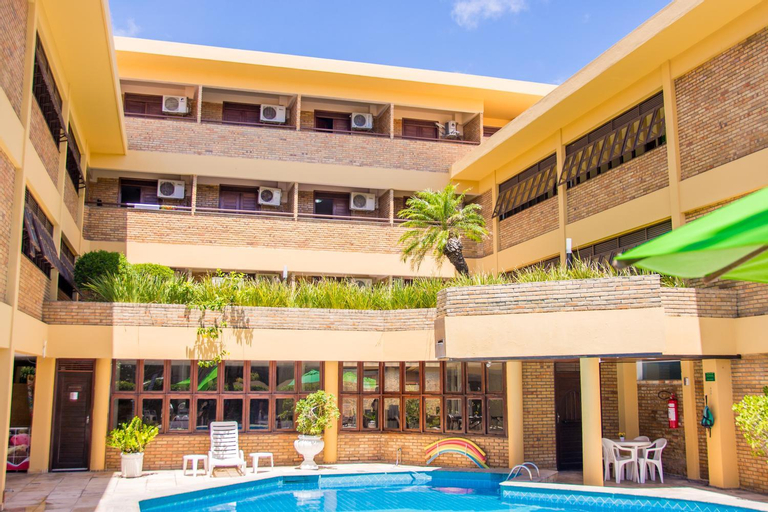 Exterior & Views 29