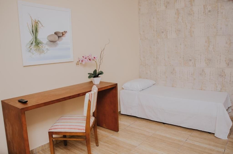 Bedroom 2, Pousada La Brisa, Itaguaí