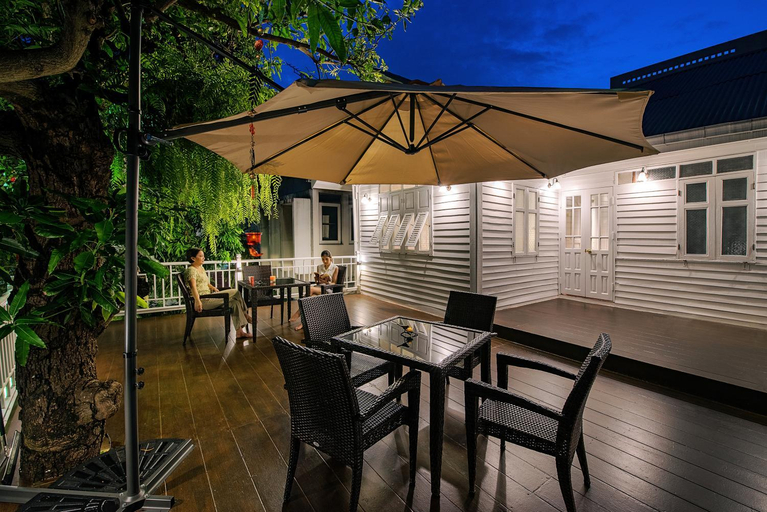 Food & Drinks 5, Baan Kachitpan, Phra Nakhon