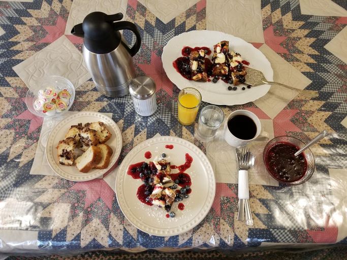 Food & Drinks 5, Alaska's Lake Lucille Bed & Breakfast, Matanuska-Susitna