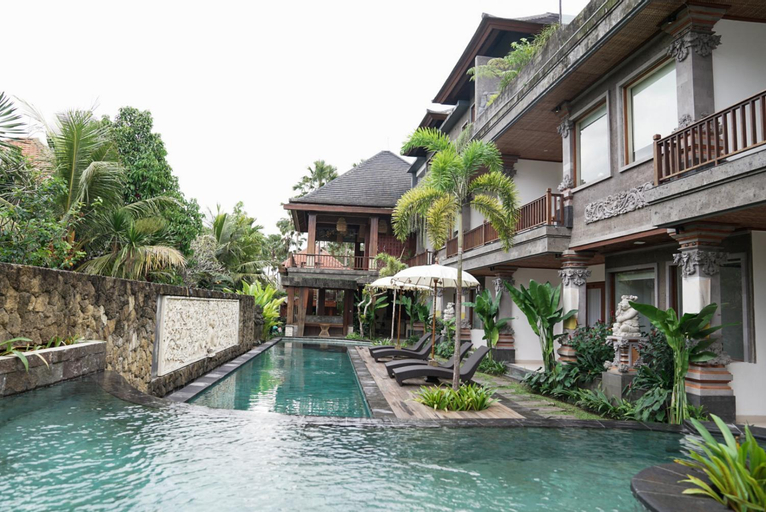 Swimming Pool 11