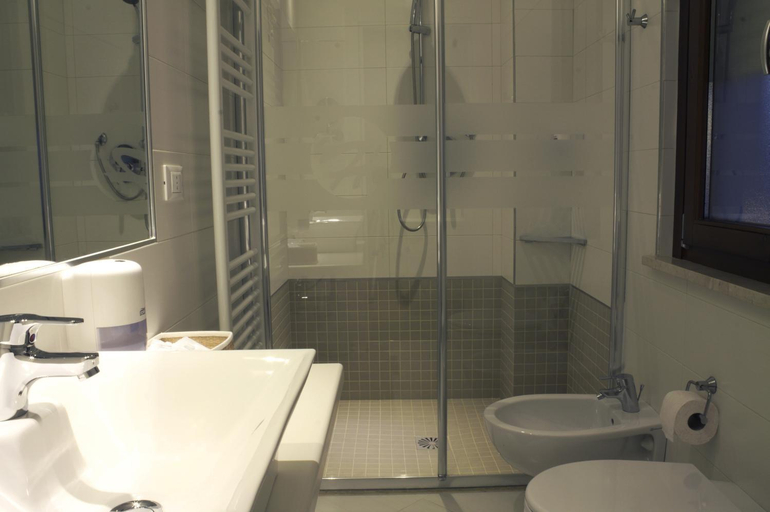 Bathroom 2, Boutique Hotel e Spa Citta Bianca, Pescara
