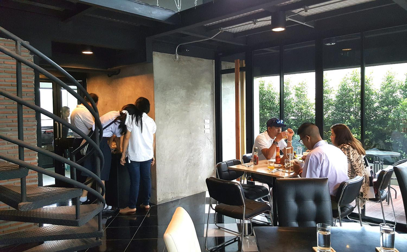 Food & Drinks 5, The LogBook Room and Cafe, Muang Chon Buri