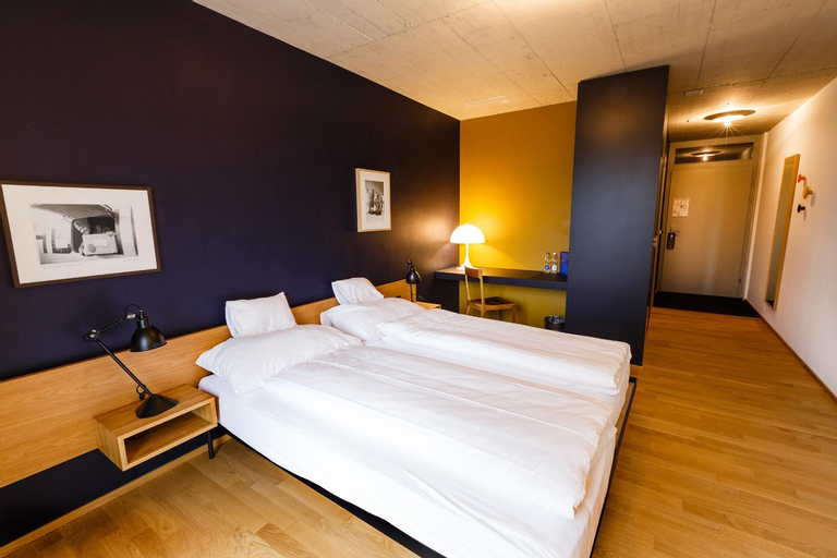 Others 5, Hotel ZwiBack, Uster
