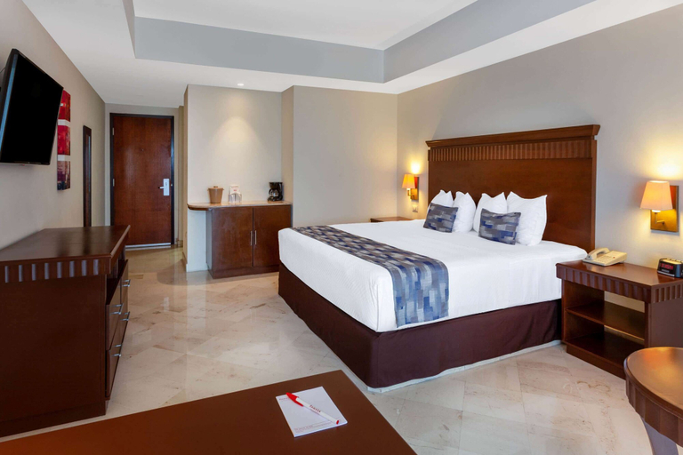 Bedroom 3, Ramada Plaza by Wyndham Veracruz Boca del Rio, Boca del Río