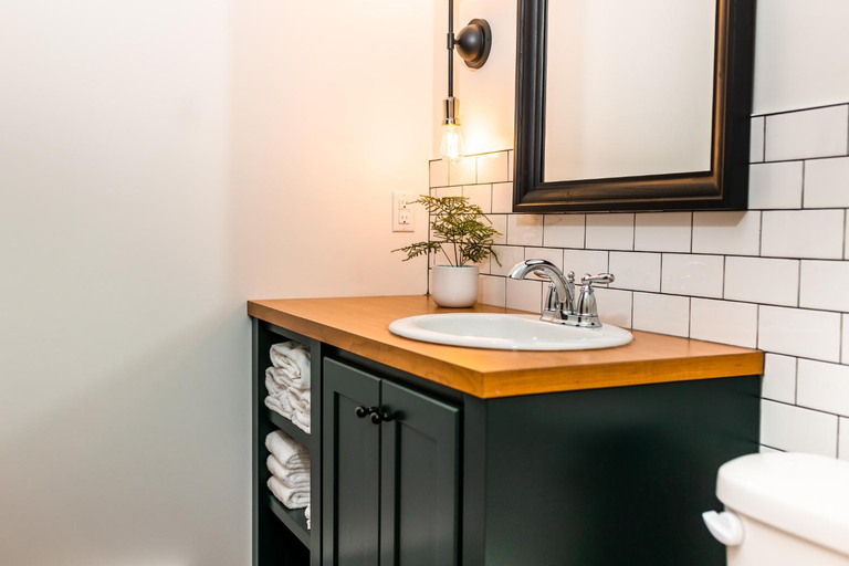 Bathroom 3, Pocahontas Cabins, Division No. 15