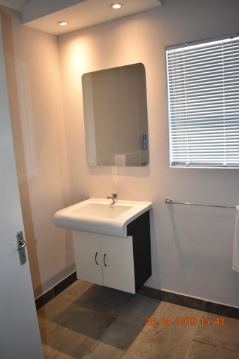 Bathroom 5, Pringle Nest, City of Cape Town