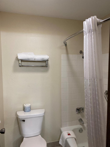 Bathroom 3, Super 8 By Wyndham Rochester Mayo Clinic Area, Olmsted