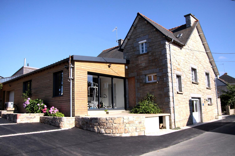 Exterior & Views