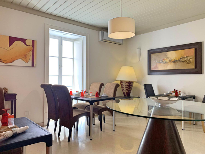 Food & Drinks 5, Residence Lagos, Lagos