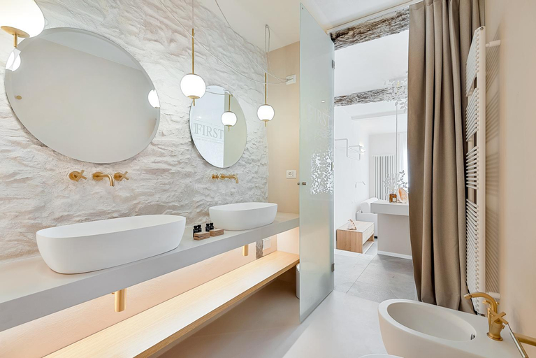 Bathroom 22