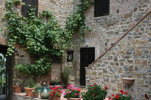Others 2, Borgo Carpineto, Siena