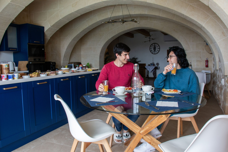 Food & Drinks 4, Sea Holly Gozo