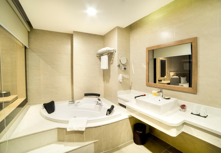 Bathroom 5, Muong Thanh Luxury Vientiane, Vientiane