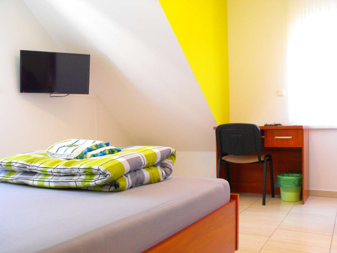 Others 3, Pension Froschprinz, Offenbach