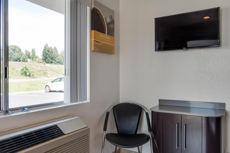 Public Area 2, Motel 6 Kelso - Mt. St. Helens, Cowlitz
