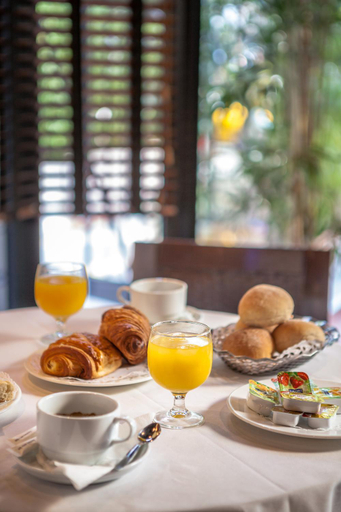Food & Drinks 5, Cafe de Rome, Dakar