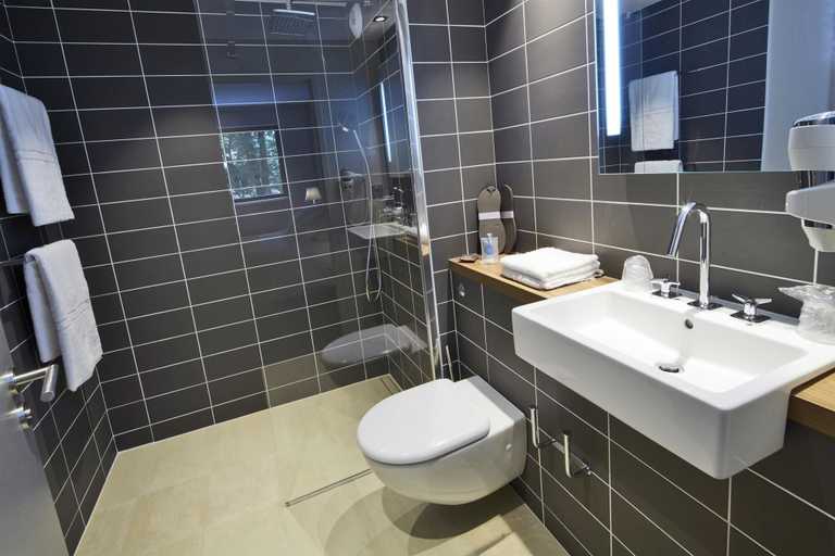 Bathroom 5, Kyriad Prestige Pau - Zenith - Palais Des Sports, Pyrénées-Atlantiques