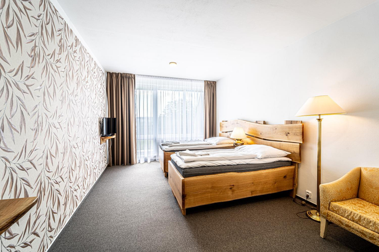Bedroom 2, Hotel Fontana, Brno