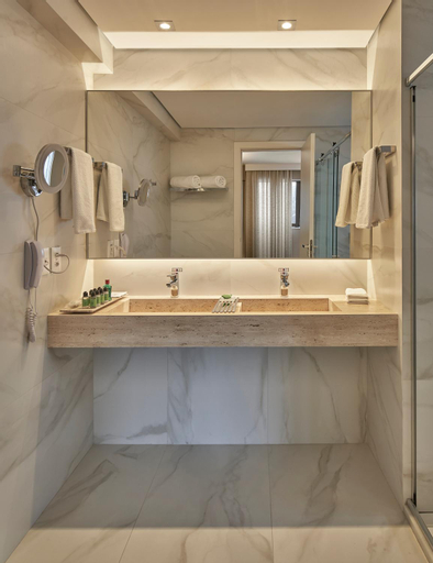 Bathroom 10