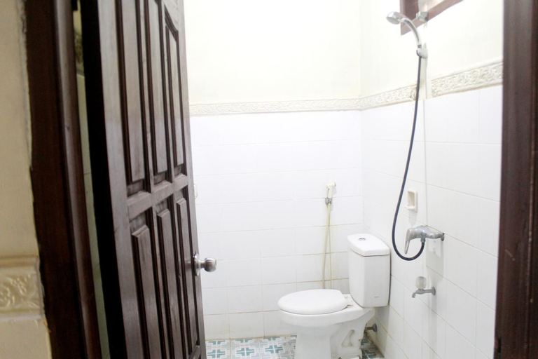 Bathroom 10