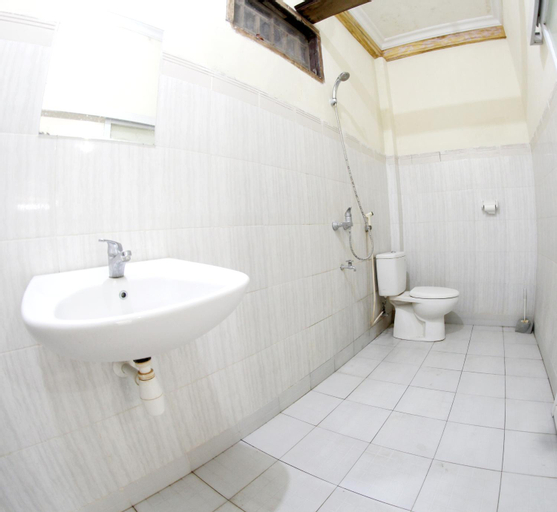 Bathroom 4